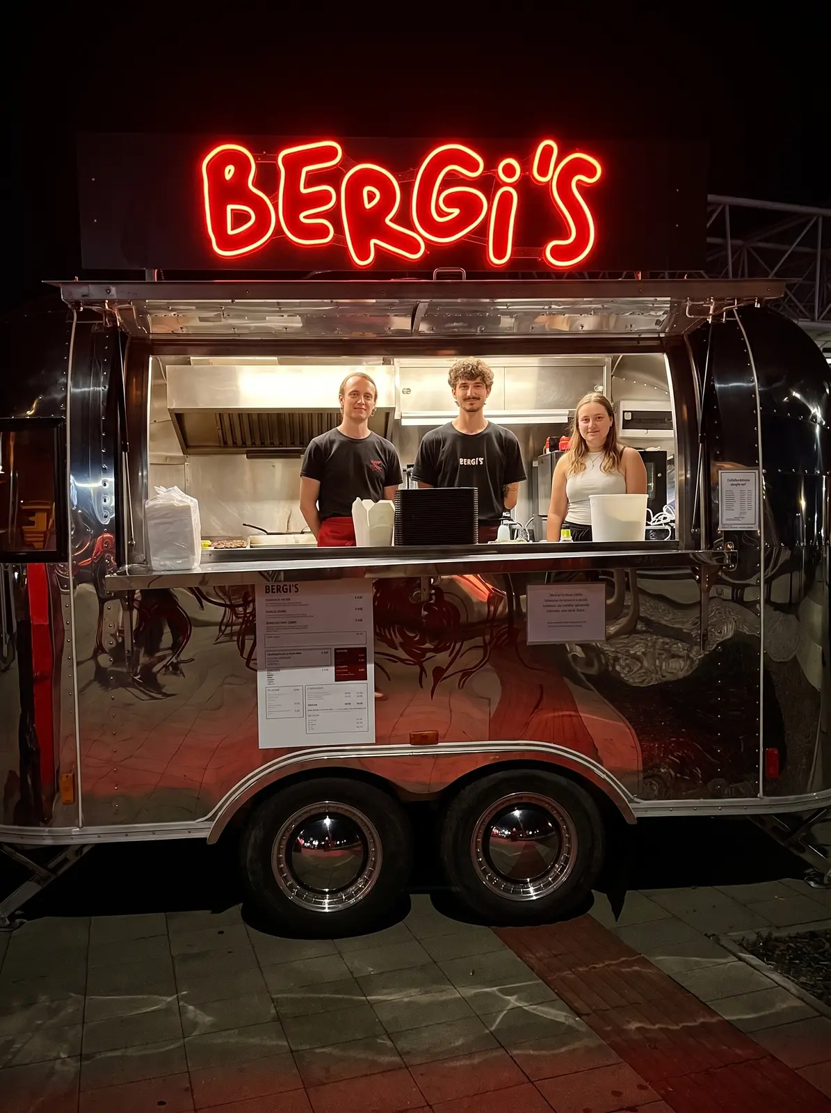 Neón Bergi’s — realizácia Neonworld