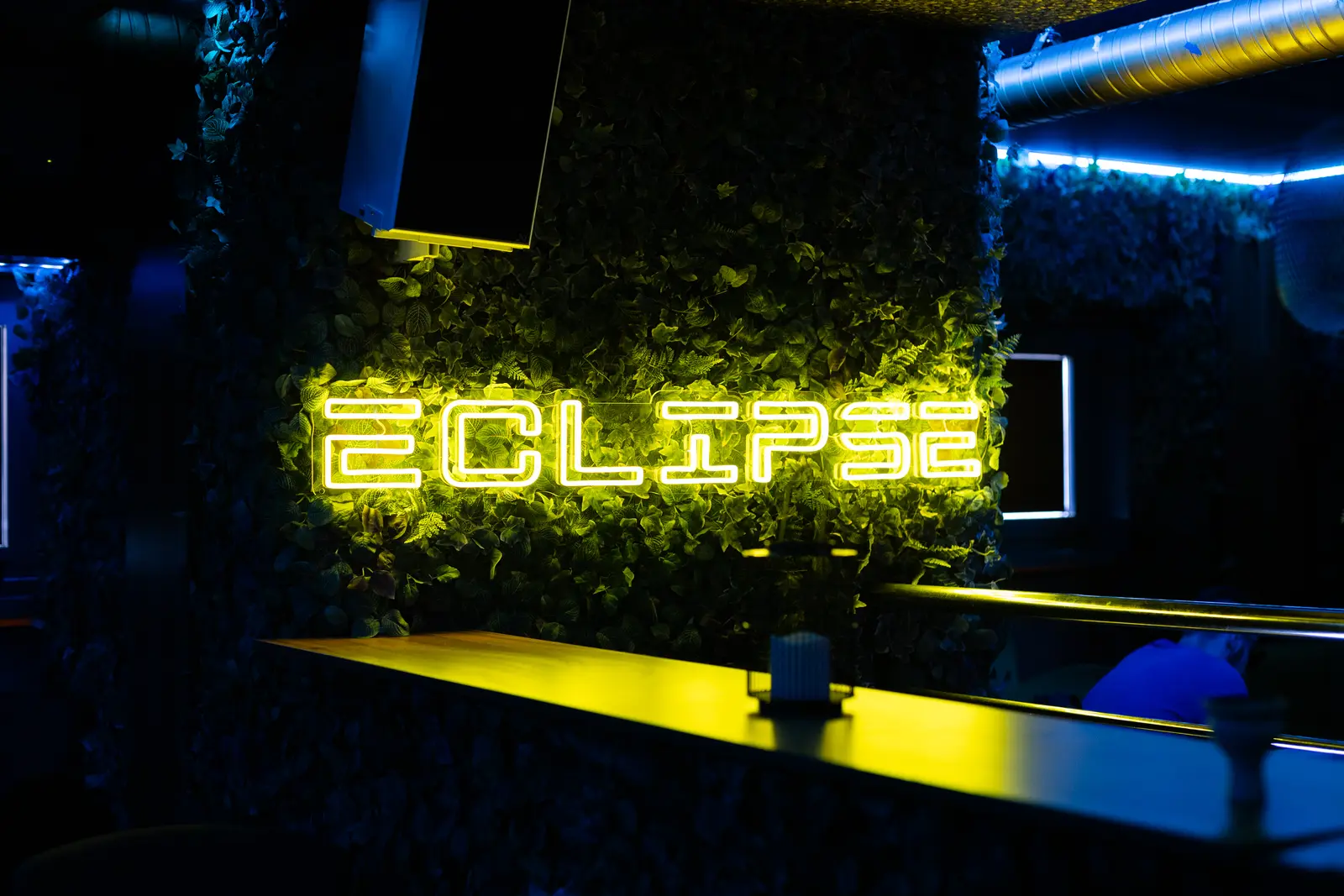 Neón Eclipse — realizácia Neonworld