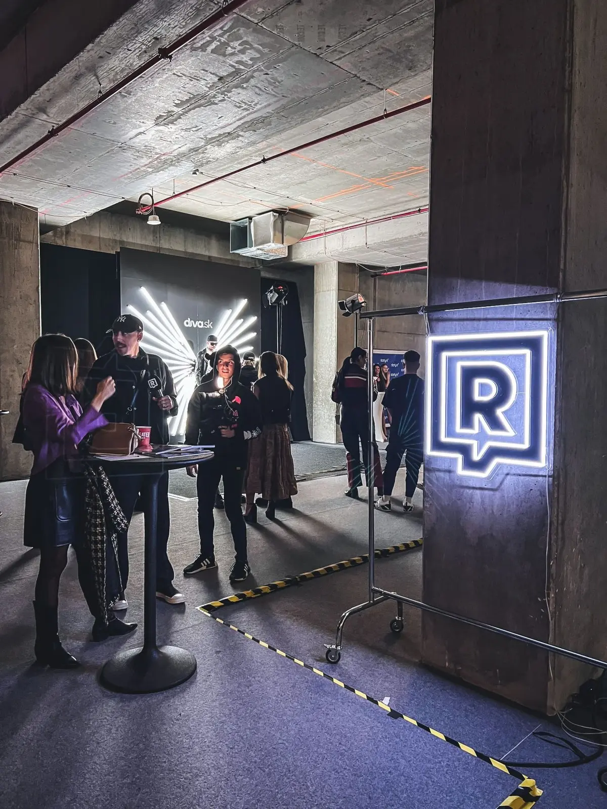 Refresher neón na evente — realizácia Neonworld