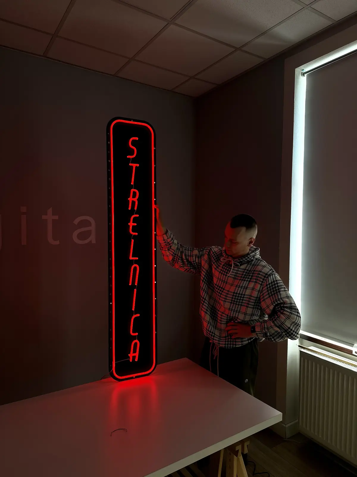 Neón Strelnica — realizácia Neonworld
