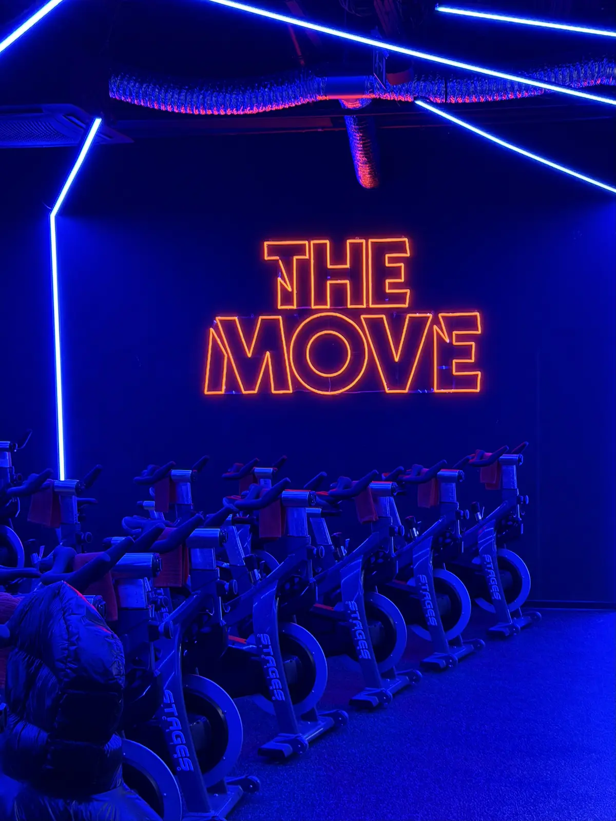 Neón The Move 77Fitness — realizácia Neonworld