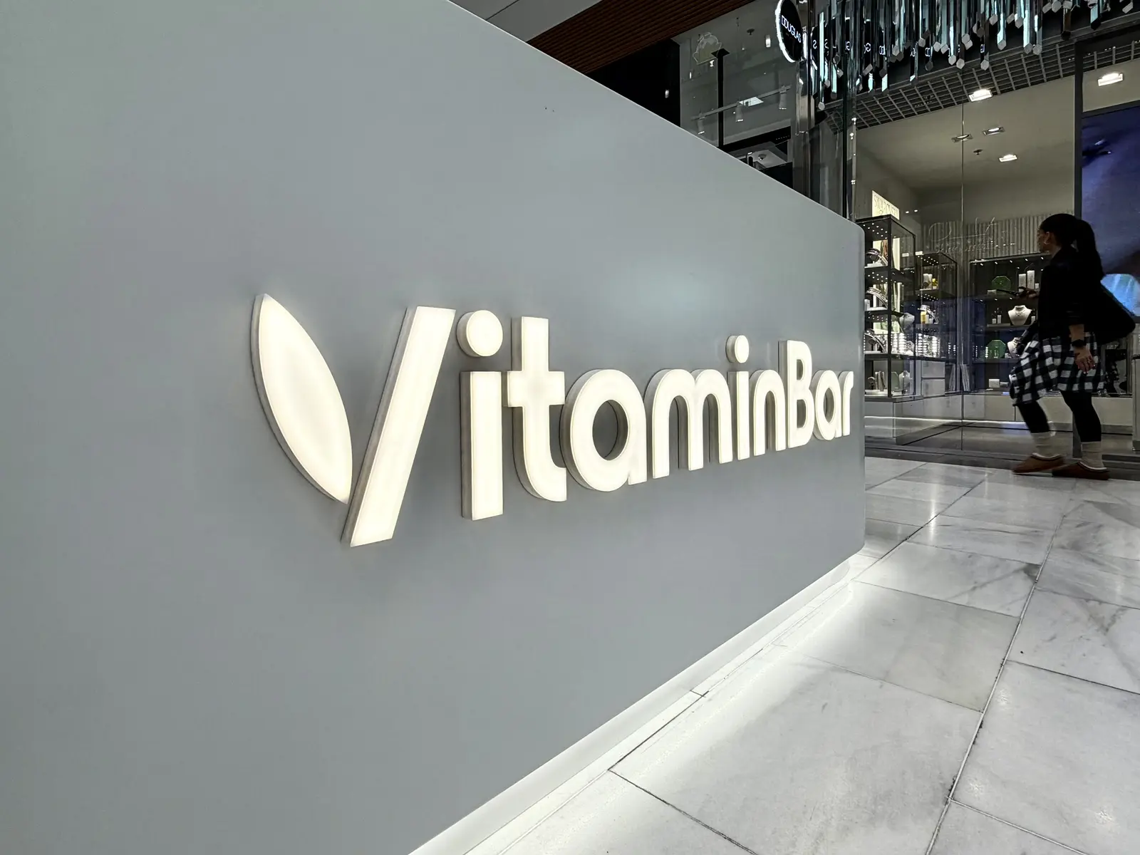 3D logo VitaminBar — realizácia Neonworld