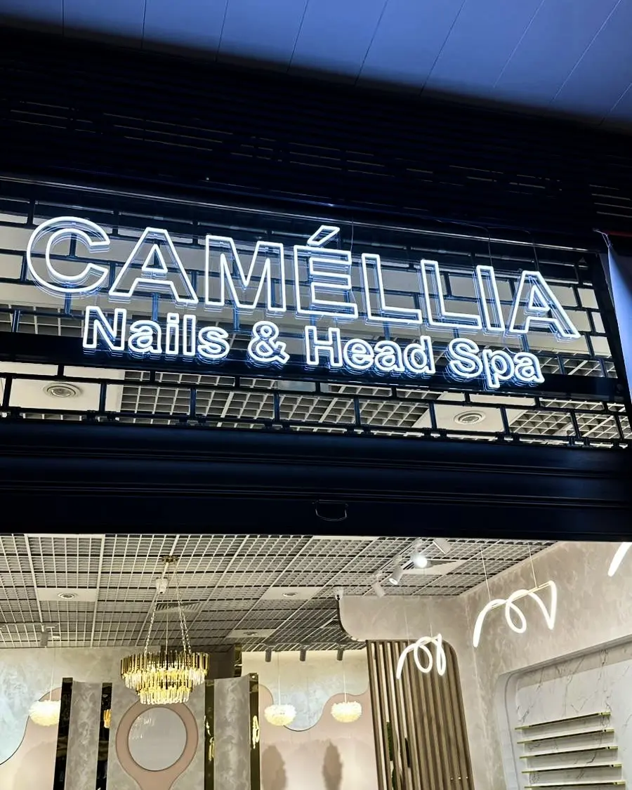 Svetelná reklama Caméllia Nails & Head Spa — realizácia Neonworld